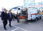 На площади Павших борцов вниманию горожан была представлена спасательная и пожарная техника муниципальной «Службы спасения Волгограда».