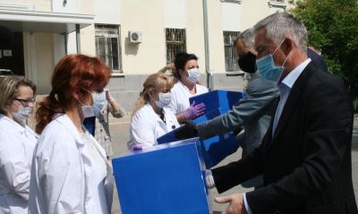 Для волгоградских медиков пошили тысячу удобных комбинезонов