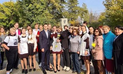 Роман Потоловский поздравил педагогов и учащихся школы с юбилеем