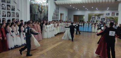 Более 250 школьников из Волгограда приняли участие в новогоднем кадетском балу