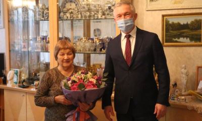 Председатель гордумы Владлен Колесников поздравил Почетного гражданина Волгограда Хельви Латту