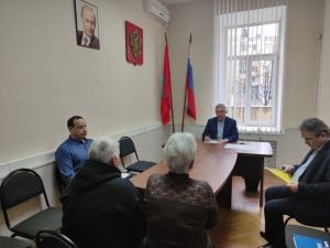 Владлен Колесников провел прием граждан по личным вопросам