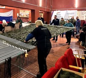 Депутаты поблагодарили волонтеров отряда «Возрождение» за помощь СВО