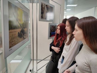 В Волгограде открылась фронтовая фотовыставка