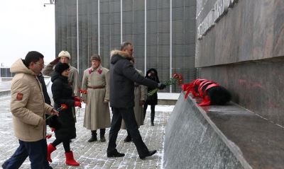 В Волгограде отдали дань памяти Неизвестному солдату
