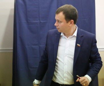 Дмитрий Никуйко досрочно сложил полномочия депутата гордумы