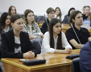 Депутаты гордумы продолжают диалог с молодёжью