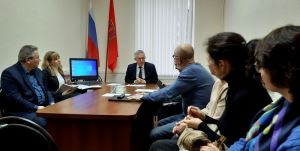 Сегодня председатель гордумы Владлен Колесников провел очередной прием граждан