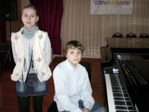Фортепианный дуэт муниципального образовательного учреждения дополнительного образования детей «Детская музыкальная школа № 2 Волгограда»