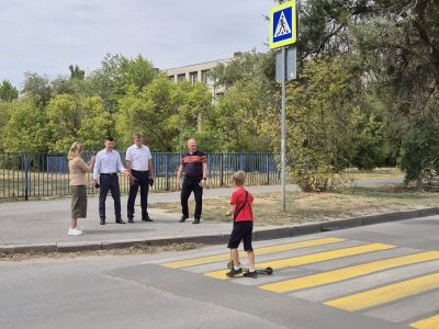 Депутаты проверили состояние дорожной разметки у волгоградских школ