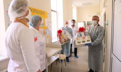 В Международный День защиты детей депутаты гордумы привезли подарки больным малышам
