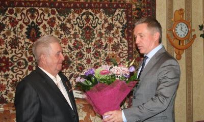 Герой Социалистического труда волгоградец Анатолий Легкий принимает поздравления с днем рождения