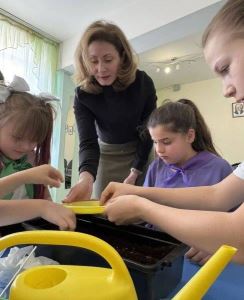 Живая память в каждом ростке: Татьяна Минина поддержала старт весеннего этапа акции «Цветы Победы»