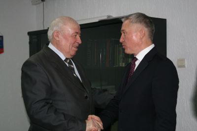 Сегодня поздравления с 77-летием принимает Почетный гражданин города-героя Волгограда Борис Григорьевич Усик