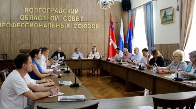 Депутаты гордумы приняли участие в работе городской трехсторонней комиссии