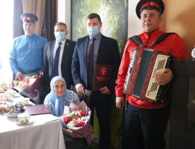 Жительница Волгограда Александра Фёдоровна Романовская отмечает 100-летие со дня рождения