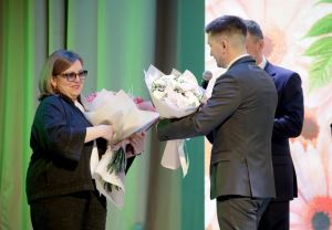 Волгоградских активисток поздравили с наступающим 8 Марта