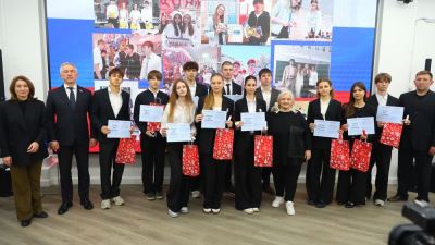 Лидеры завтрашнего дня: в Волгограде наградили 35 молодых активистов