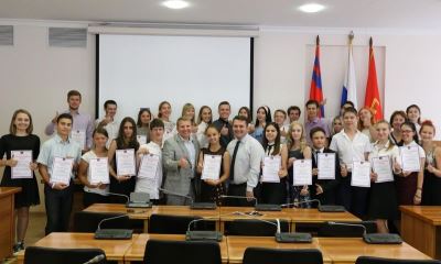 Волгоградским волонтерам вручены благодарности за участие в городских социальных проектах