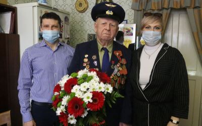 95-летний юбилей отмечает ветеран Великой Отечественной войны, участник строительства Волжской ГЭС Иван Иванович Жуланов