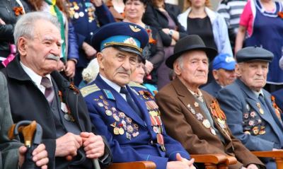 Глава Волгограда Андрей Косолапов поздравил ветеранов войны, горожан и гостей города-героя с самым народным праздником