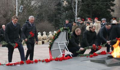 В Волгограде отмечают День защитника Отечества