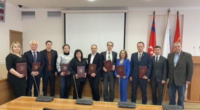 Представителей волгоградского научного сообщества наградили в городской Думе