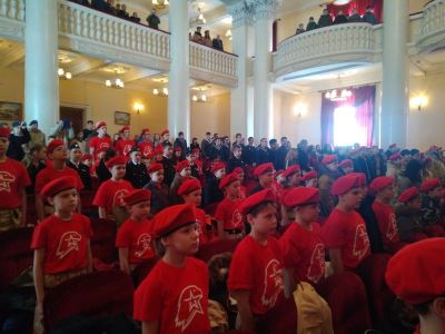 В День Сталинградской Победы ряды Юнармии пополнили 70 волгоградских школьников