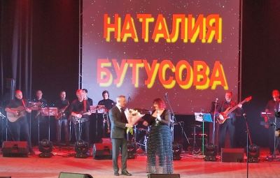 Председатель Волгоградской гордумы Владлен Колесников поздравил с юбилеем Наталию Бутусову