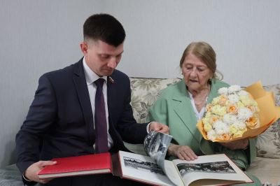 Заслуженный строитель РСФСР Нина Меркулова отмечает 95- летний юбилей