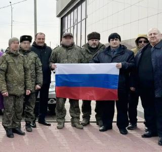 Вместе ради Победы: активисты передали автомобили волгоградским военнослужащим