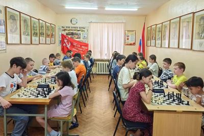 В Волгограде завершились областные первенства по шахматам: 500 участников, 28 победителей