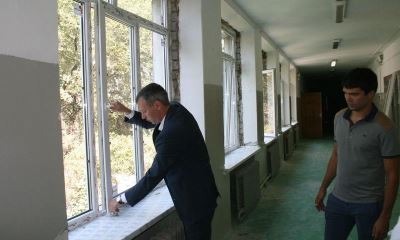 В школах и детсадах Волгограда обновляют окна