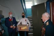 8 мая депутат городской Думы Алексей Зверев поздравил участника Великой Отечественной войны Виктора Федоровича Шестеля.