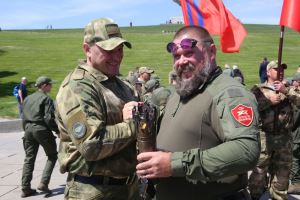 Частица Вечного огня с Мамаева кургана загорится на Саур-могиле в Донецкой Народной Республике