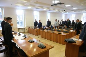 Совет городской Думы сегодня начался с минуты молчания