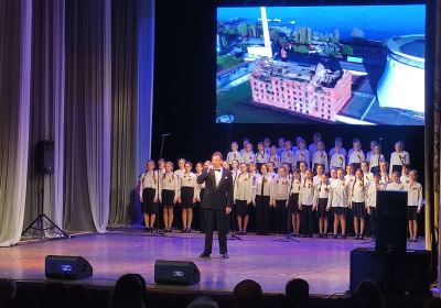 «Поклонимся великим тем годам»