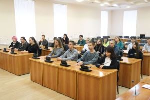 В городской Думе побывали волгоградские старшеклассники