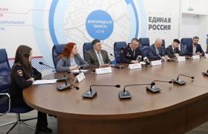В Волгограде обсудили вопросы безопасности детей на дорогах