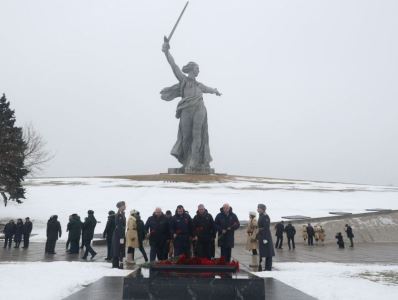 Память защитников Отечества почтили на Мамаевом кургане