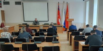 Депутаты заслушивают мэрию о работе профильных подразделений за 2024 год