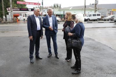 Яма на Ополченской заделана, тротуарное покрытие восстановлено