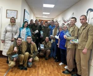 Новогодние подарки от волгоградцев отправились землякам на передовую